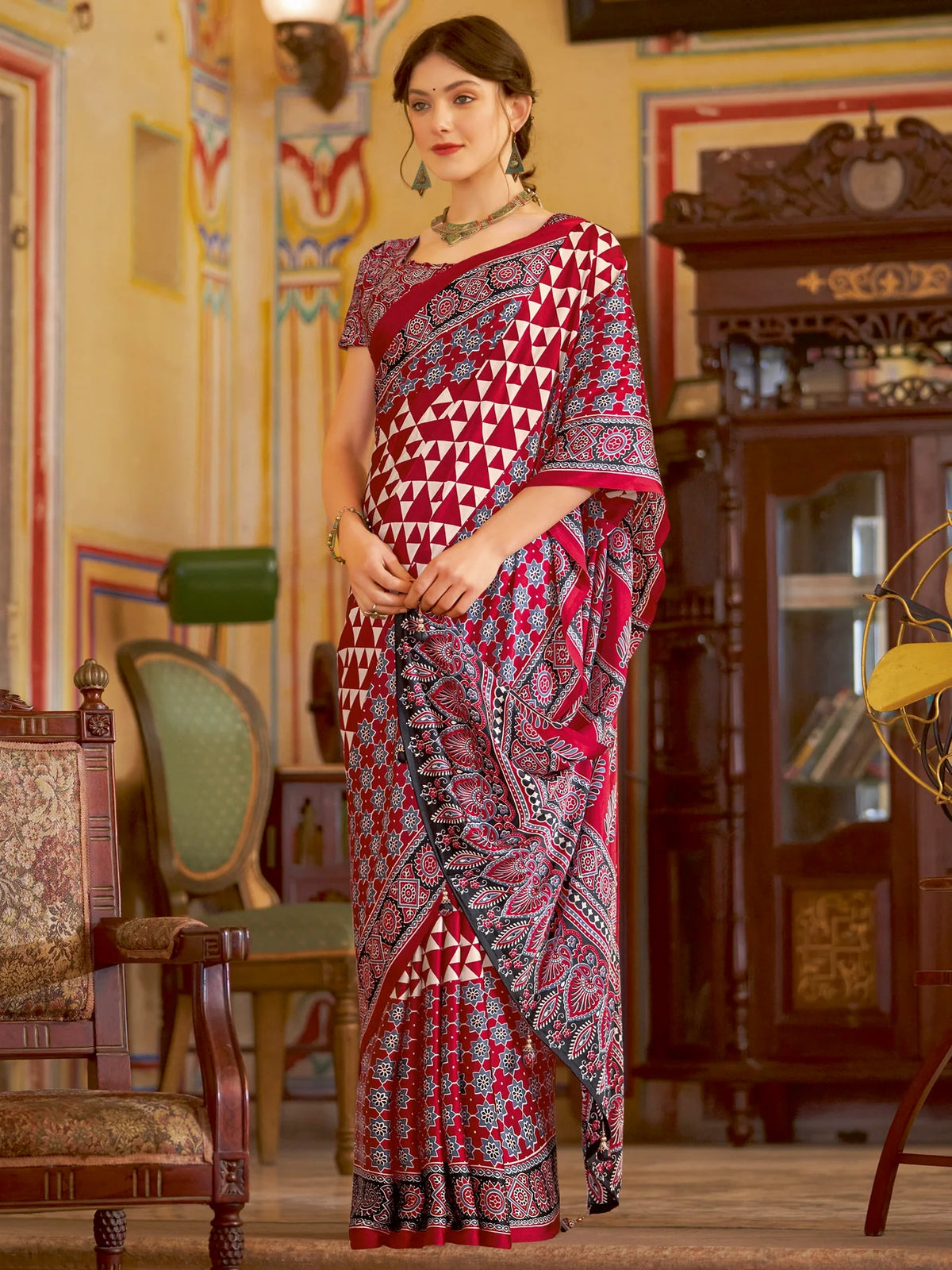 Printed Designer Saree With Blouse Piece