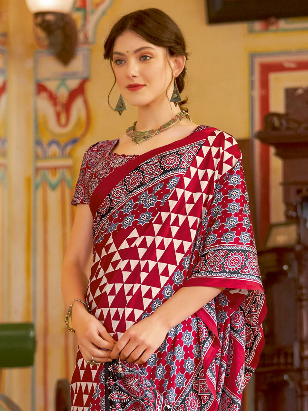 Printed Designer Saree With Blouse Piece