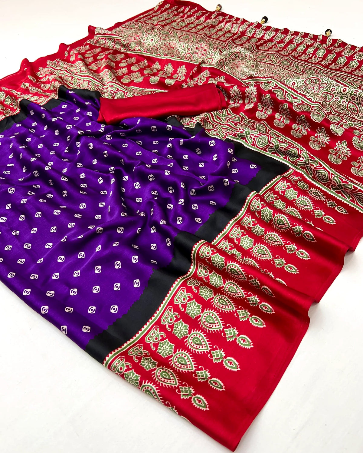 Printed Designer Saree With Blouse Piece