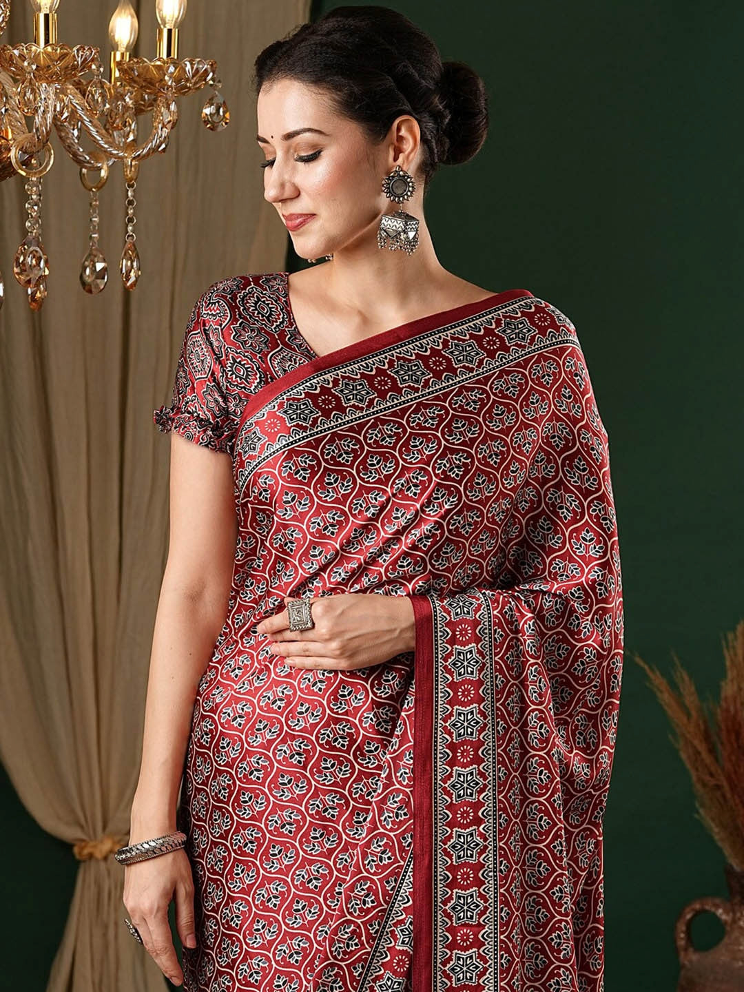 Printed Designer Saree With Blouse Piece