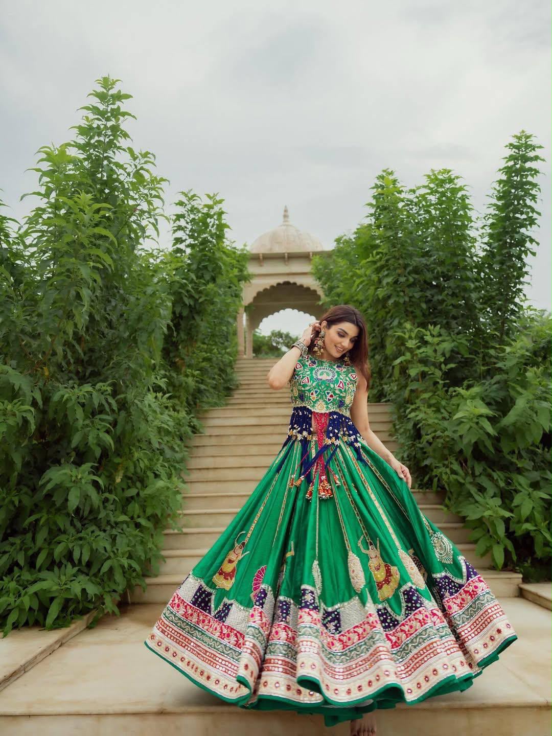 💚💐 PRESENTING NEW &nbsp;TRENDING PARTYWEAR &nbsp; LEHENGA CHOLI💐💚